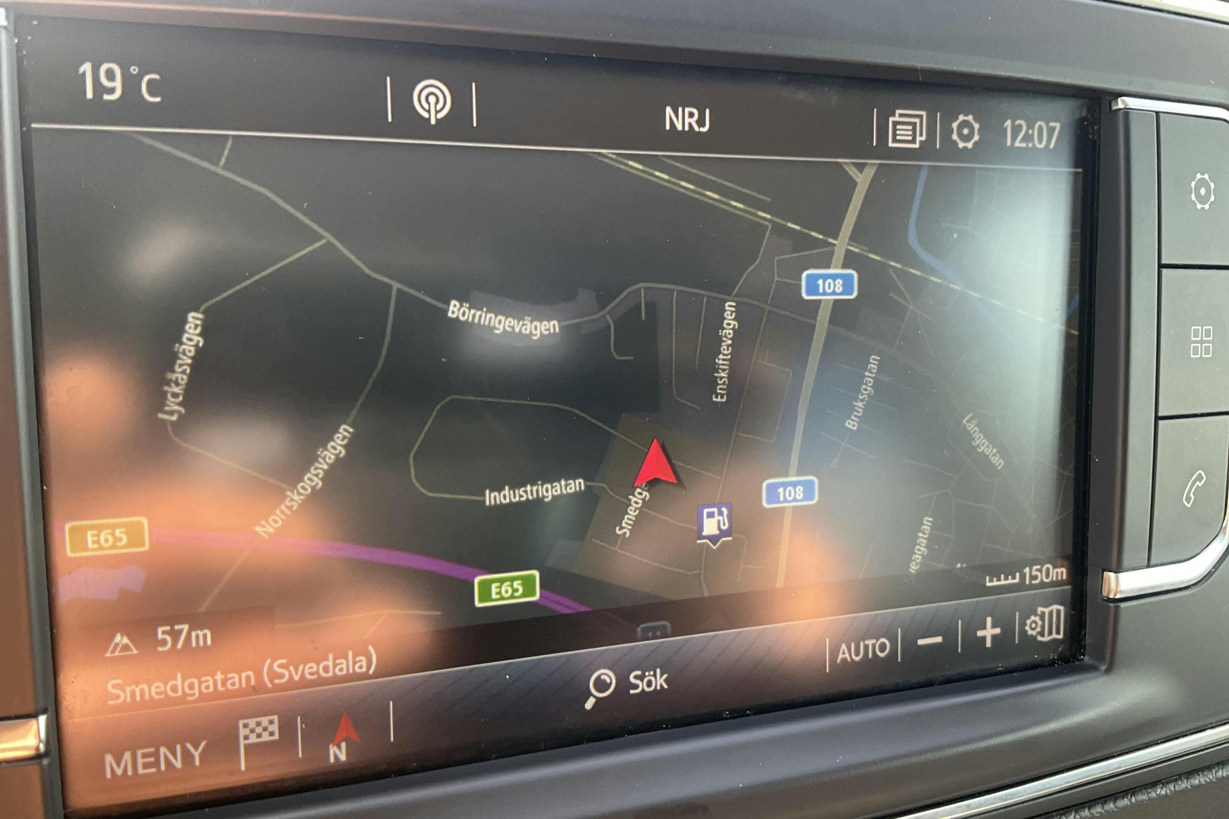 Vehicle Image 12