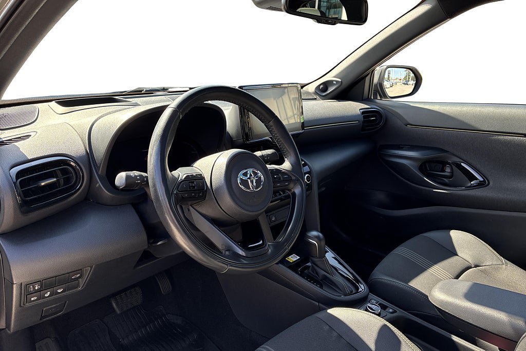 Vehicle Image 16