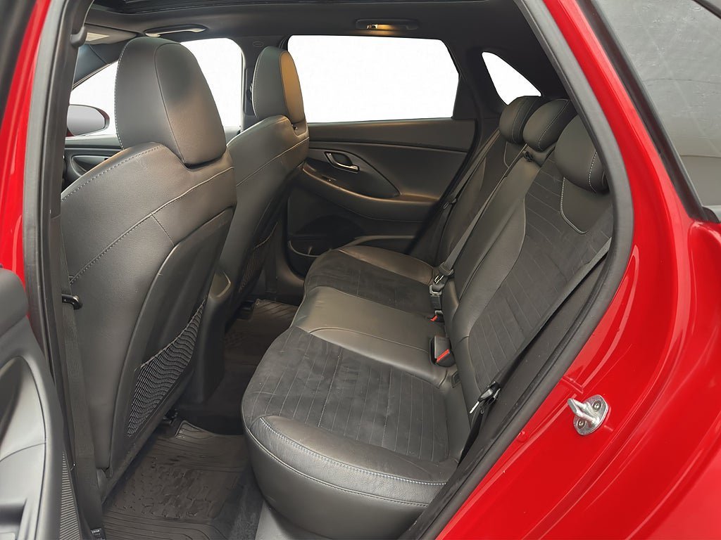 Vehicle Image 17