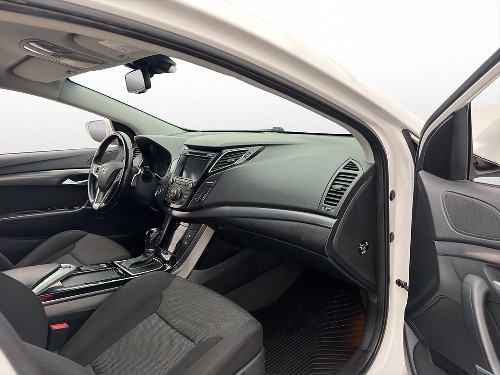 Vehicle Image 15