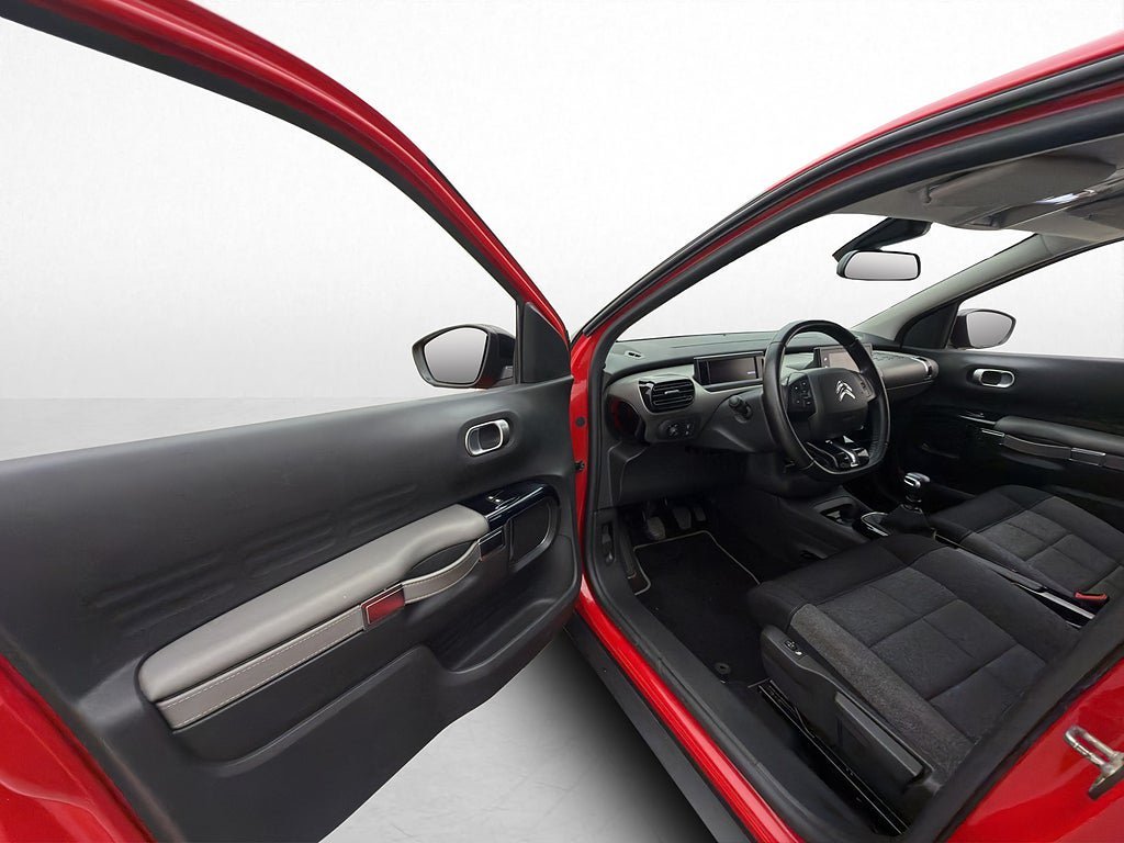 Vehicle Image 11