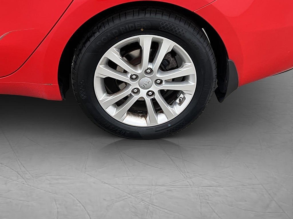 Vehicle Image 25