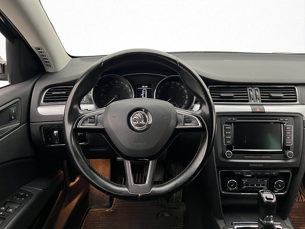 Vehicle Image 15