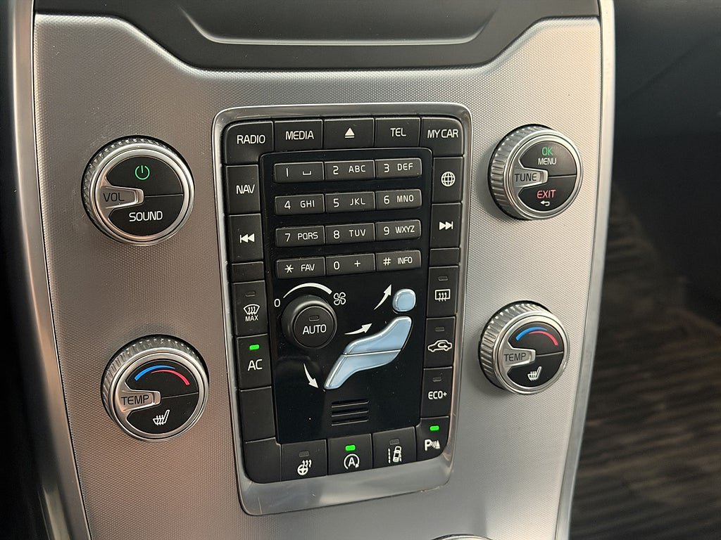 Vehicle Image 24