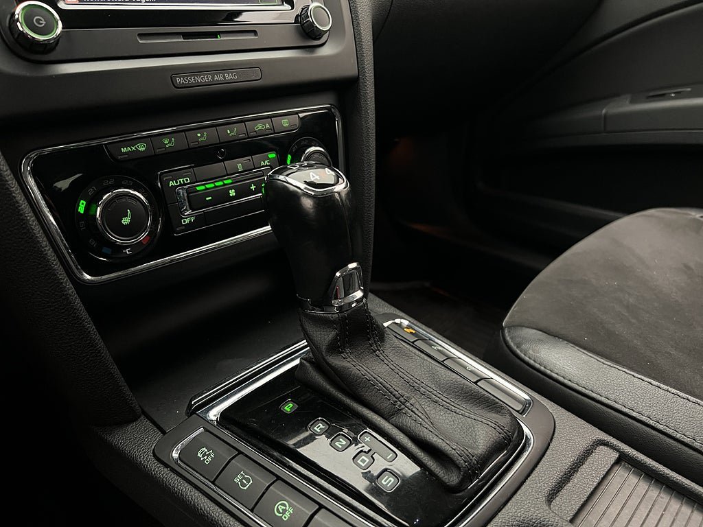 Vehicle Image 23