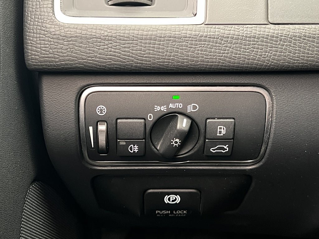 Vehicle Image 26