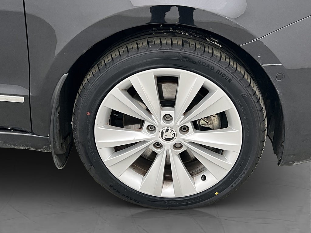 Vehicle Image 32