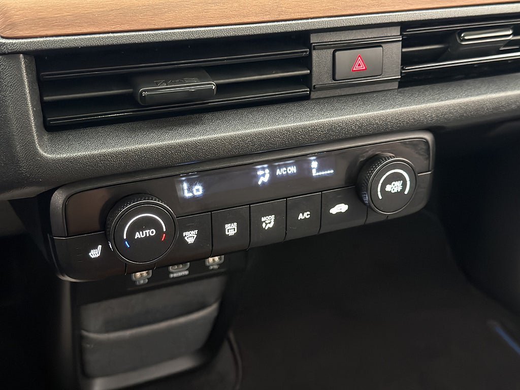 Vehicle Image 26