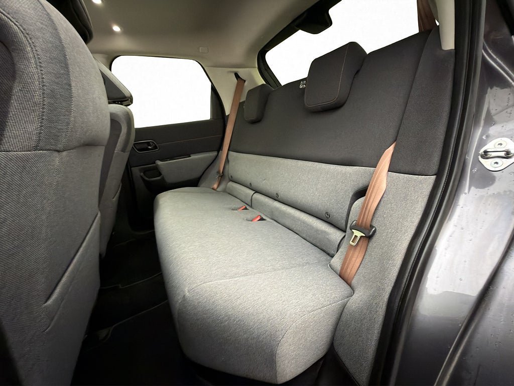 Vehicle Image 30