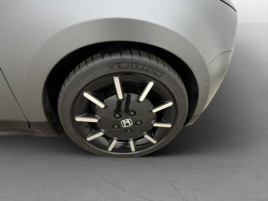 Vehicle Image 35