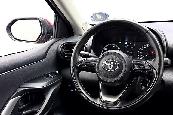 Vehicle Image 16