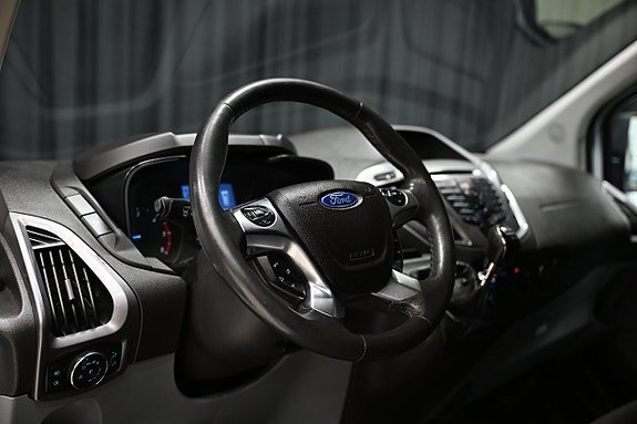 Vehicle Image 32