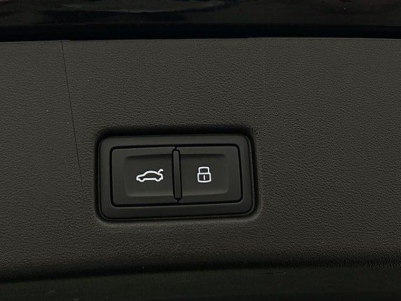 Vehicle Image 29