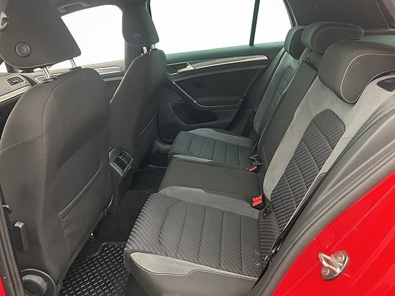 Vehicle Image 24