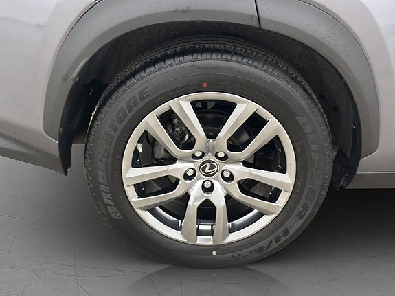 Vehicle Image 33