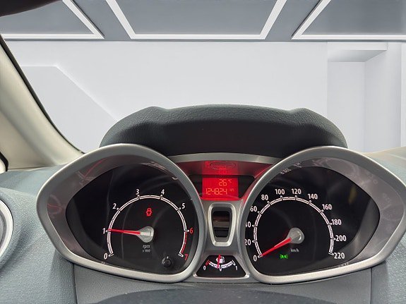 Vehicle Image 12