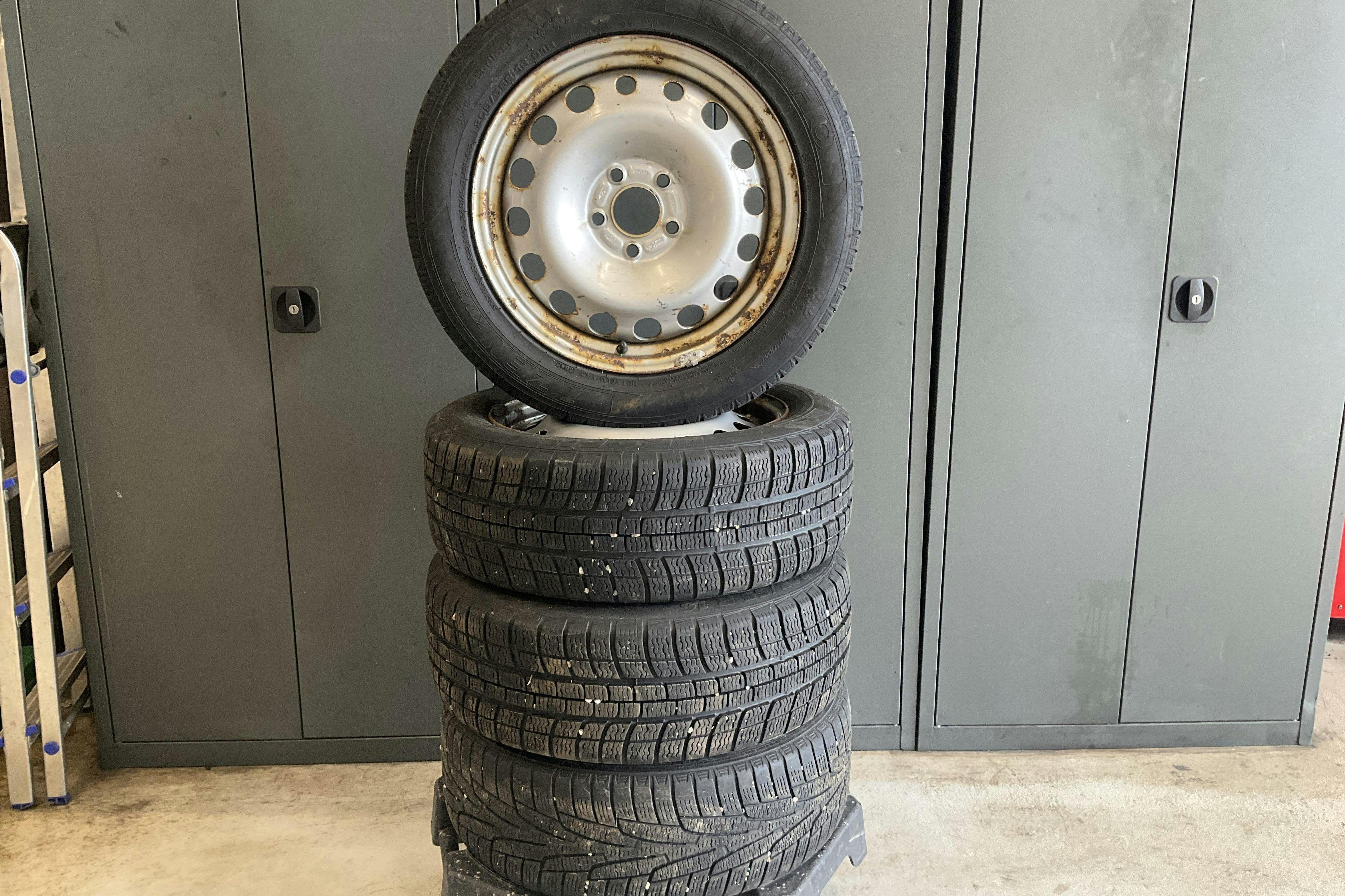 Vehicle Image 16