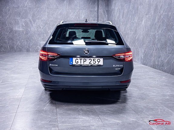 Vehicle Image 6