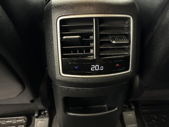 Vehicle Image 26