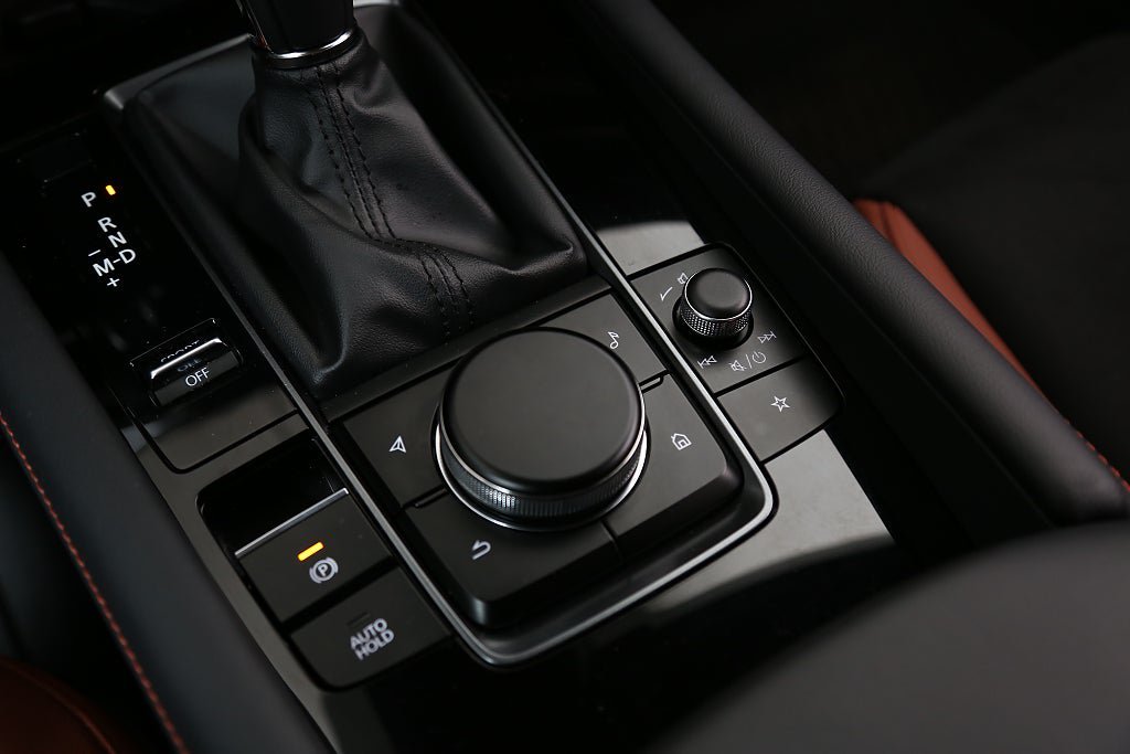 Vehicle Image 25
