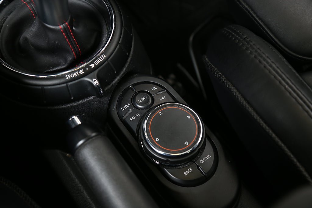 Vehicle Image 23
