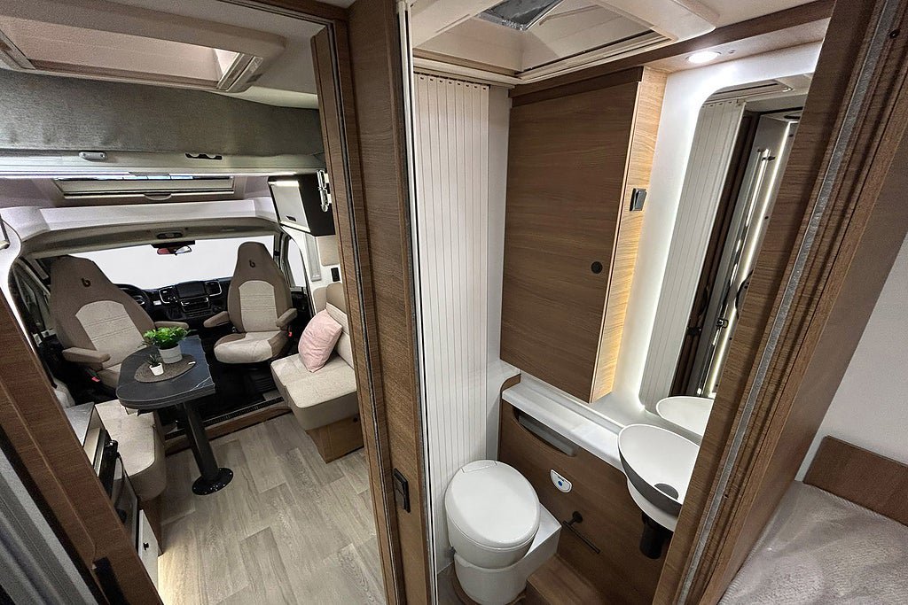 Vehicle Image 36