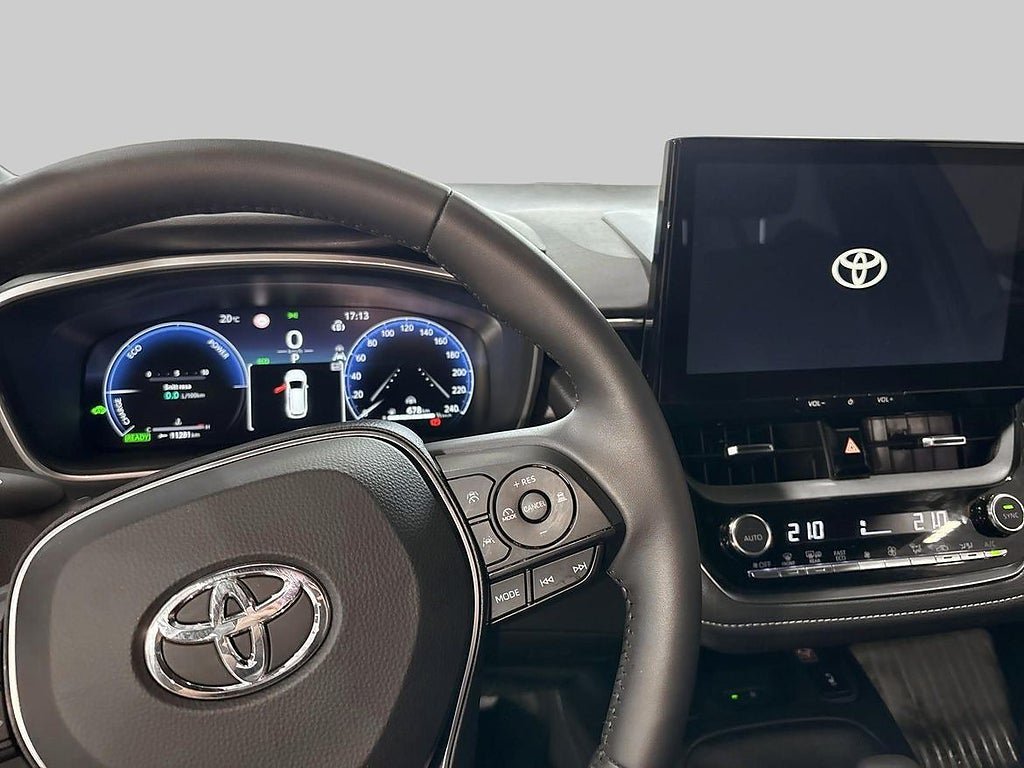 Vehicle Image 12