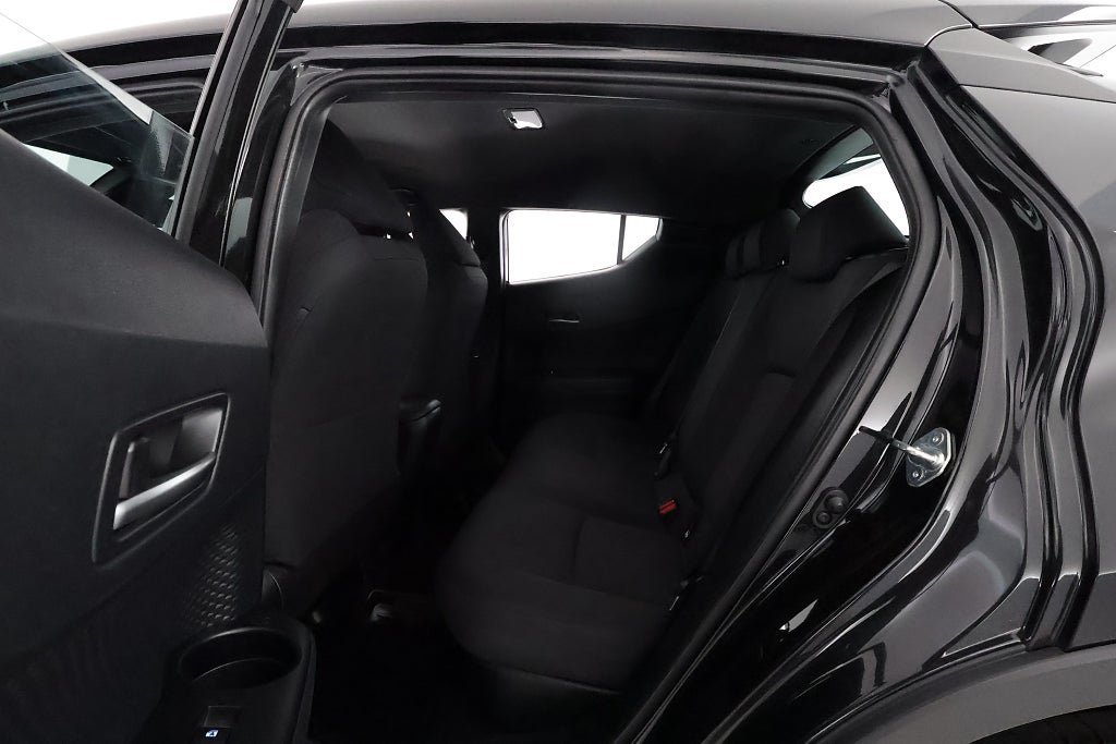 Vehicle Image 12