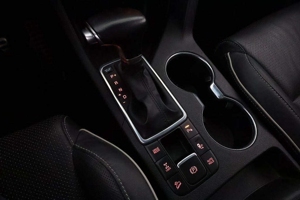 Vehicle Image 25