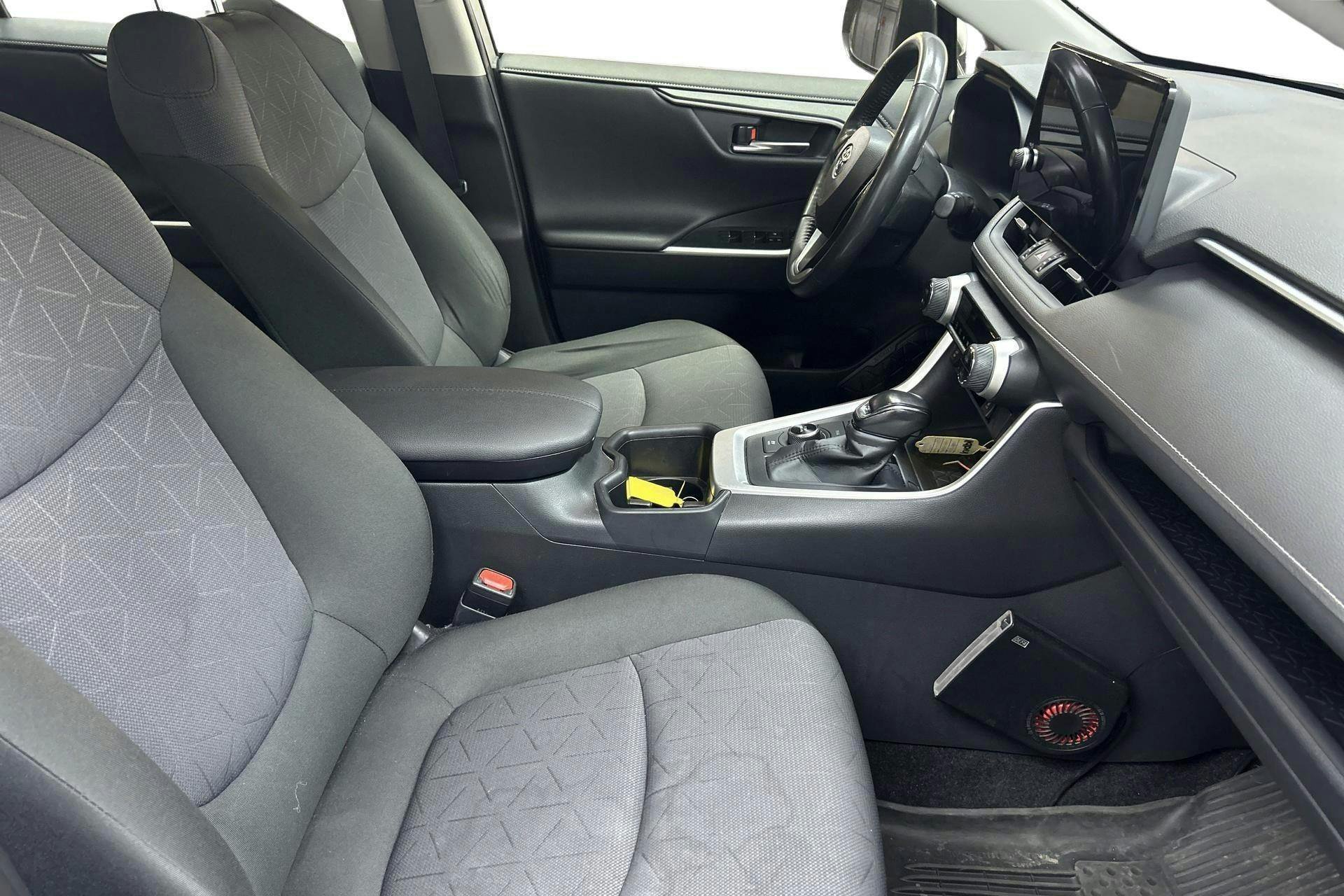 Vehicle Image 7