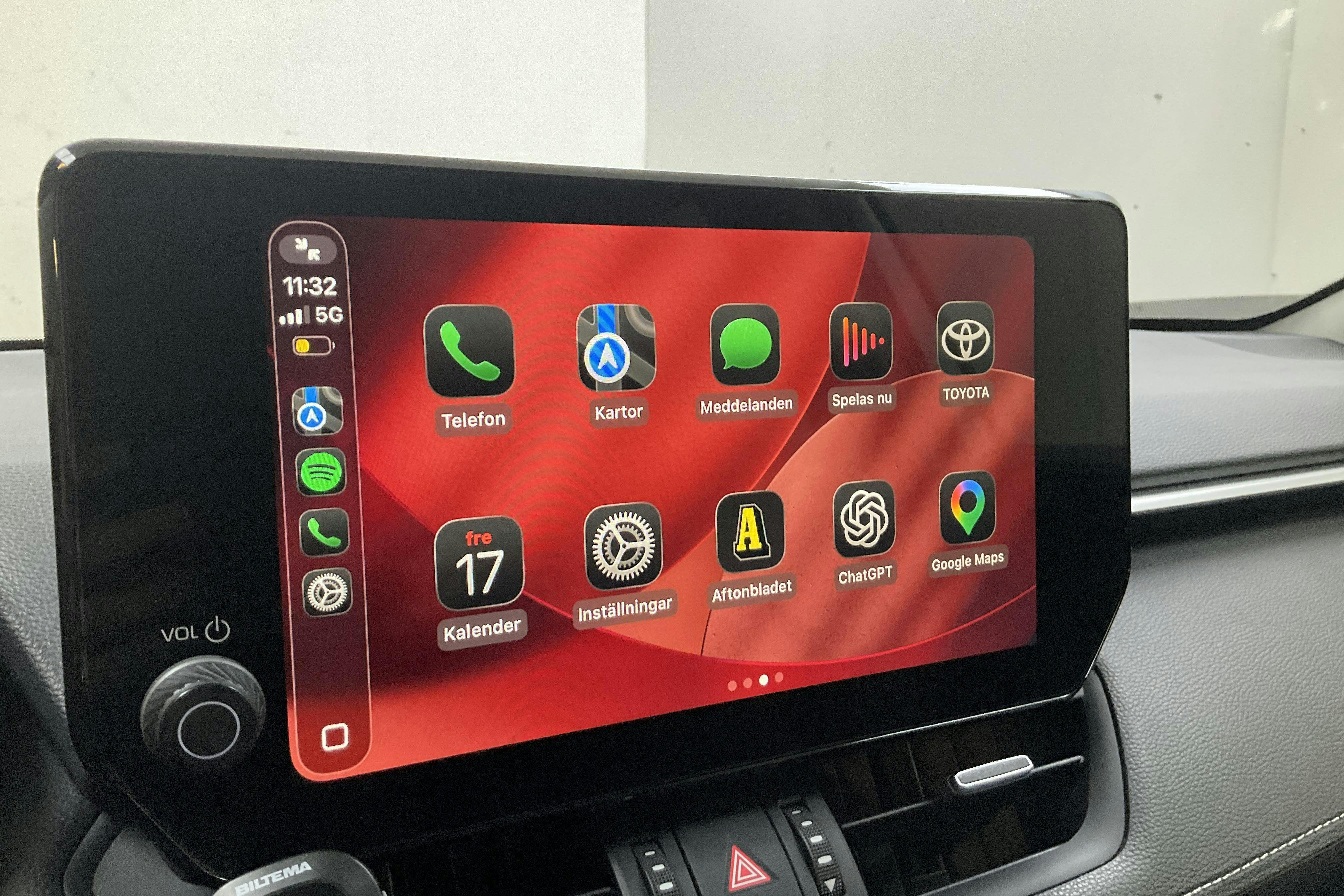 Vehicle Image 12