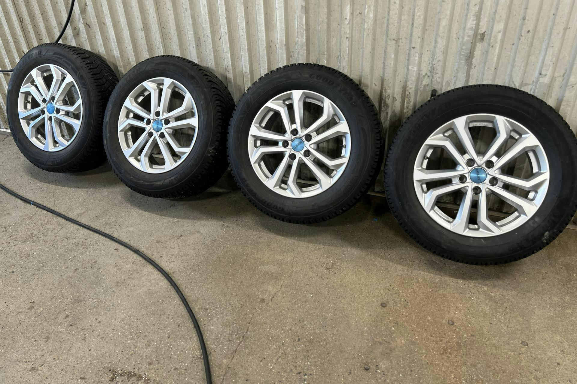 Vehicle Image 15