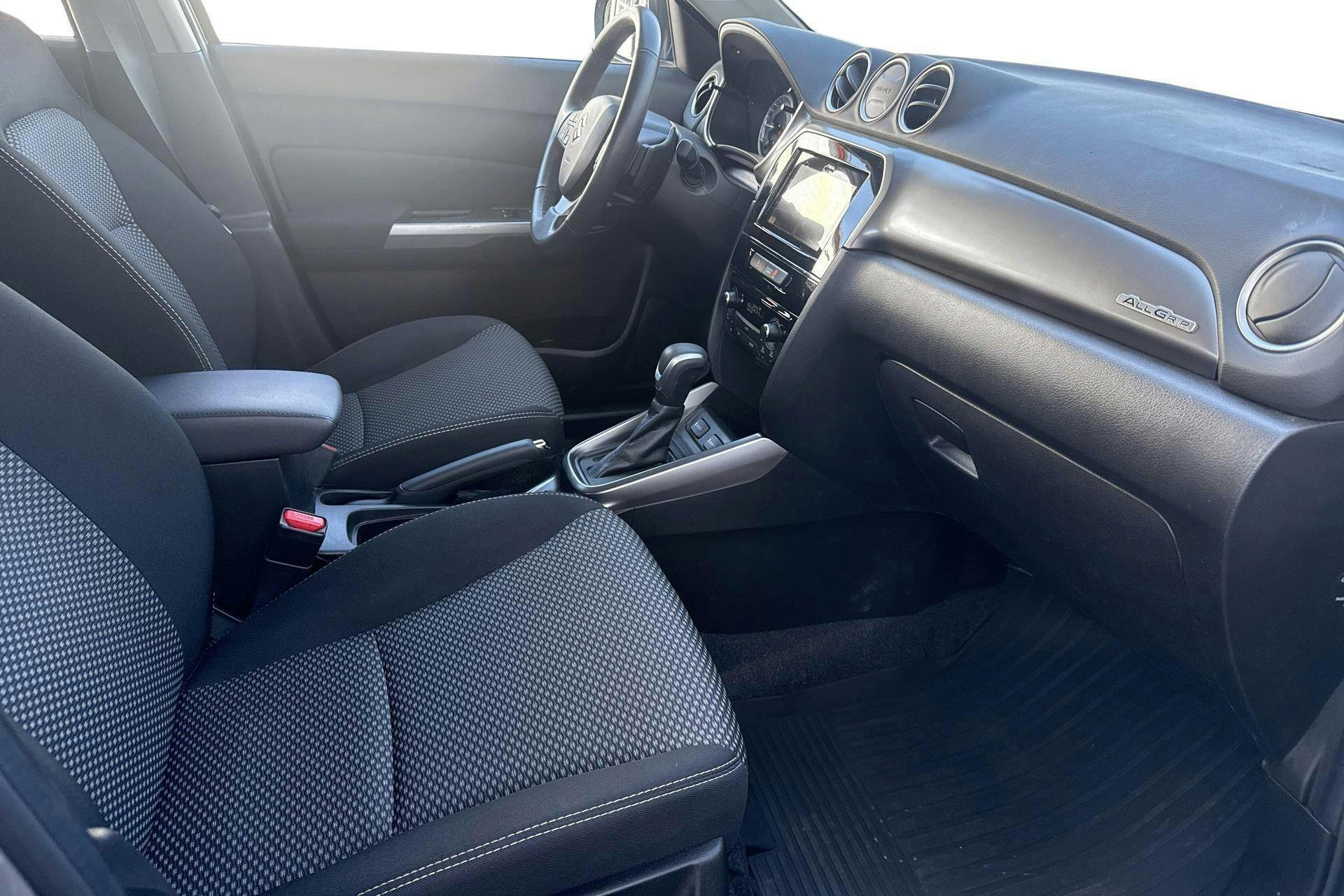Vehicle Image 7