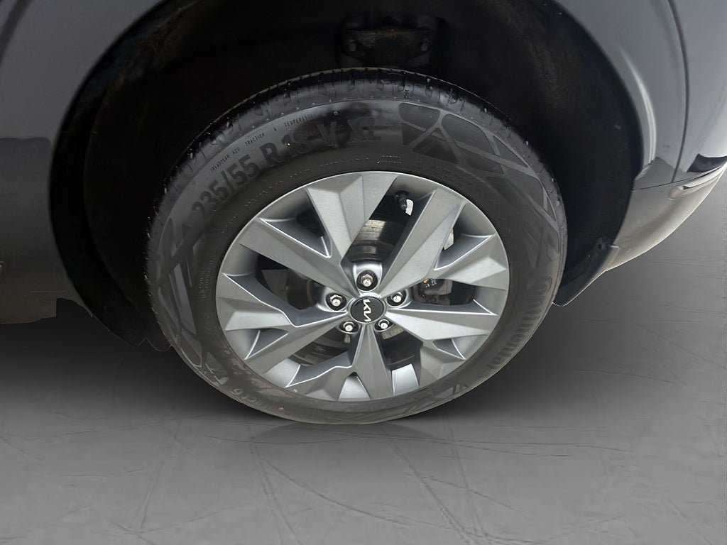 Vehicle Image 33
