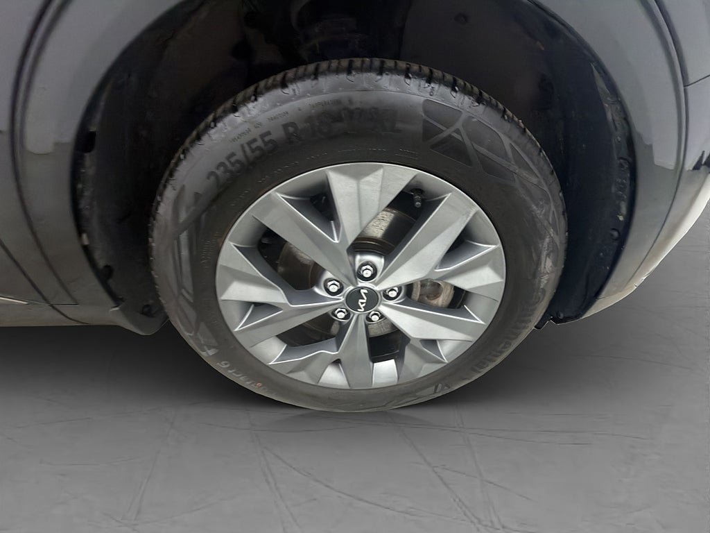 Vehicle Image 35