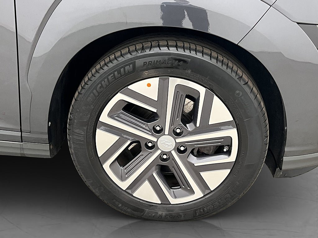 Vehicle Image 37