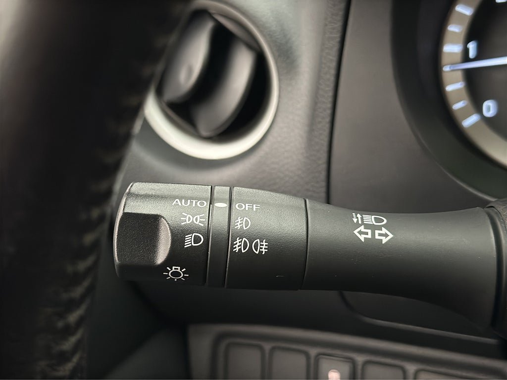 Vehicle Image 32