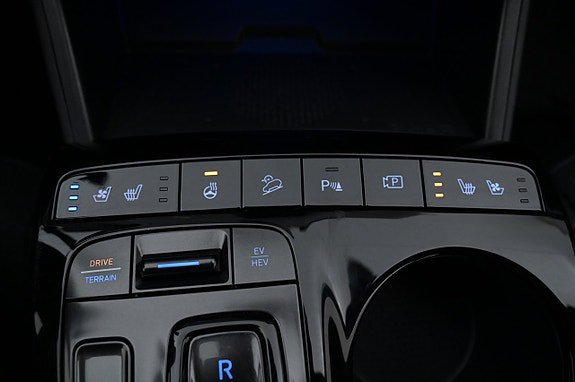 Vehicle Image 17