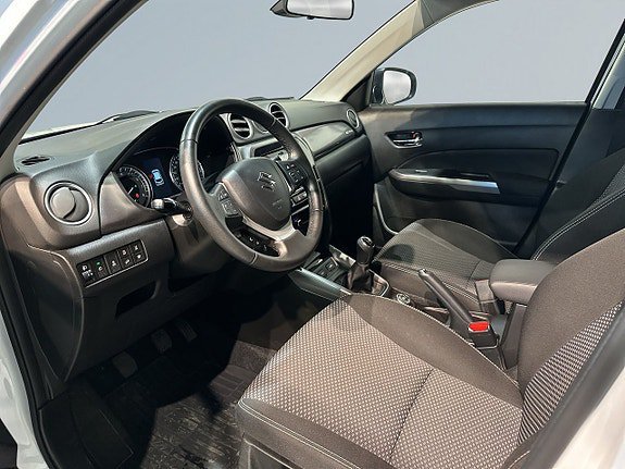 Vehicle Image 7