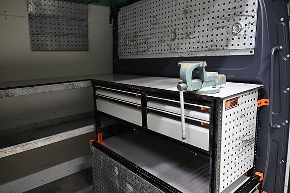 Vehicle Image 13