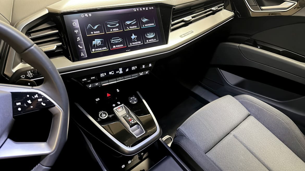 Vehicle Image 13
