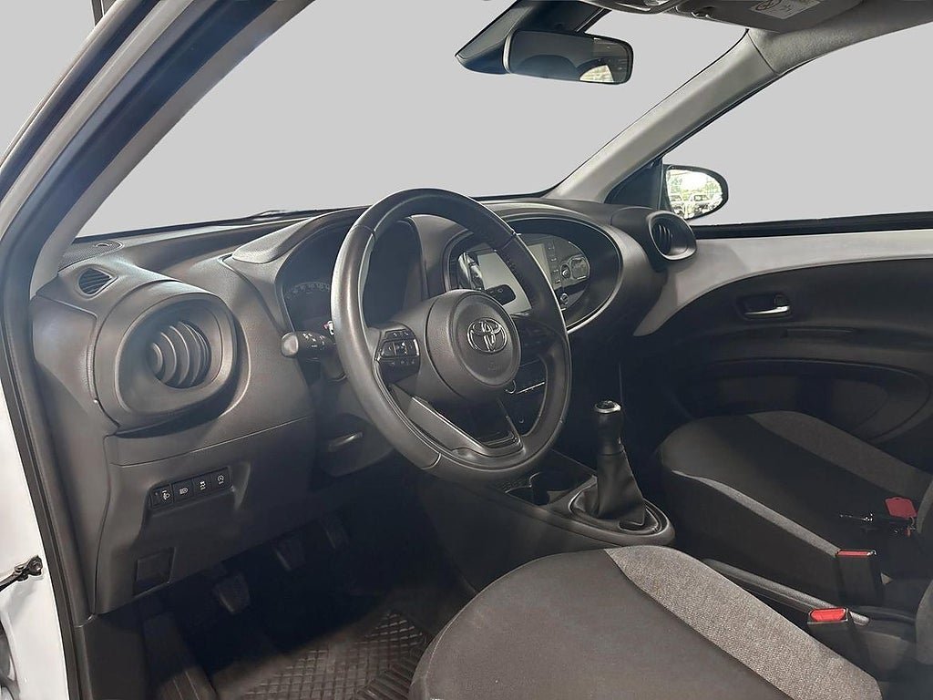 Vehicle Image 14