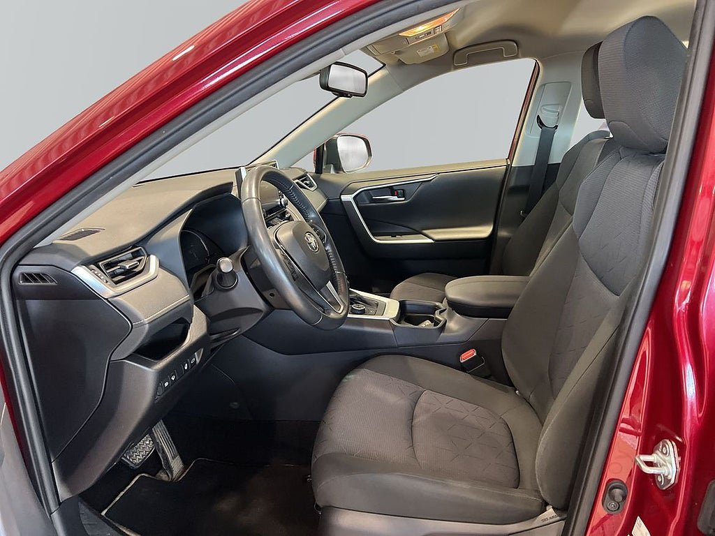 Vehicle Image 12