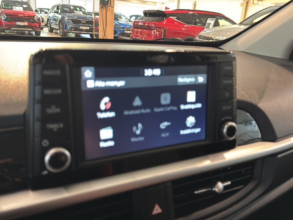 Vehicle Image 11