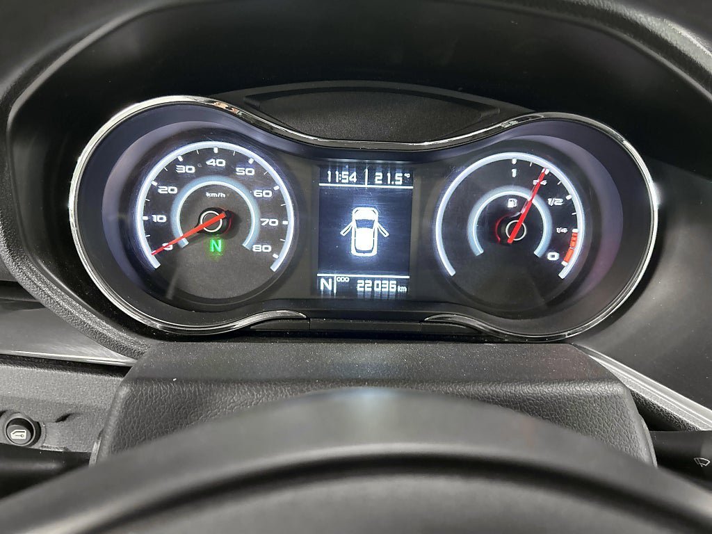 Vehicle Image 13