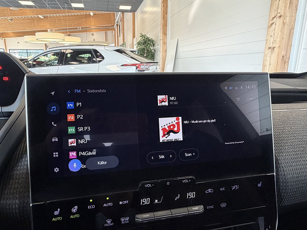 Vehicle Image 15
