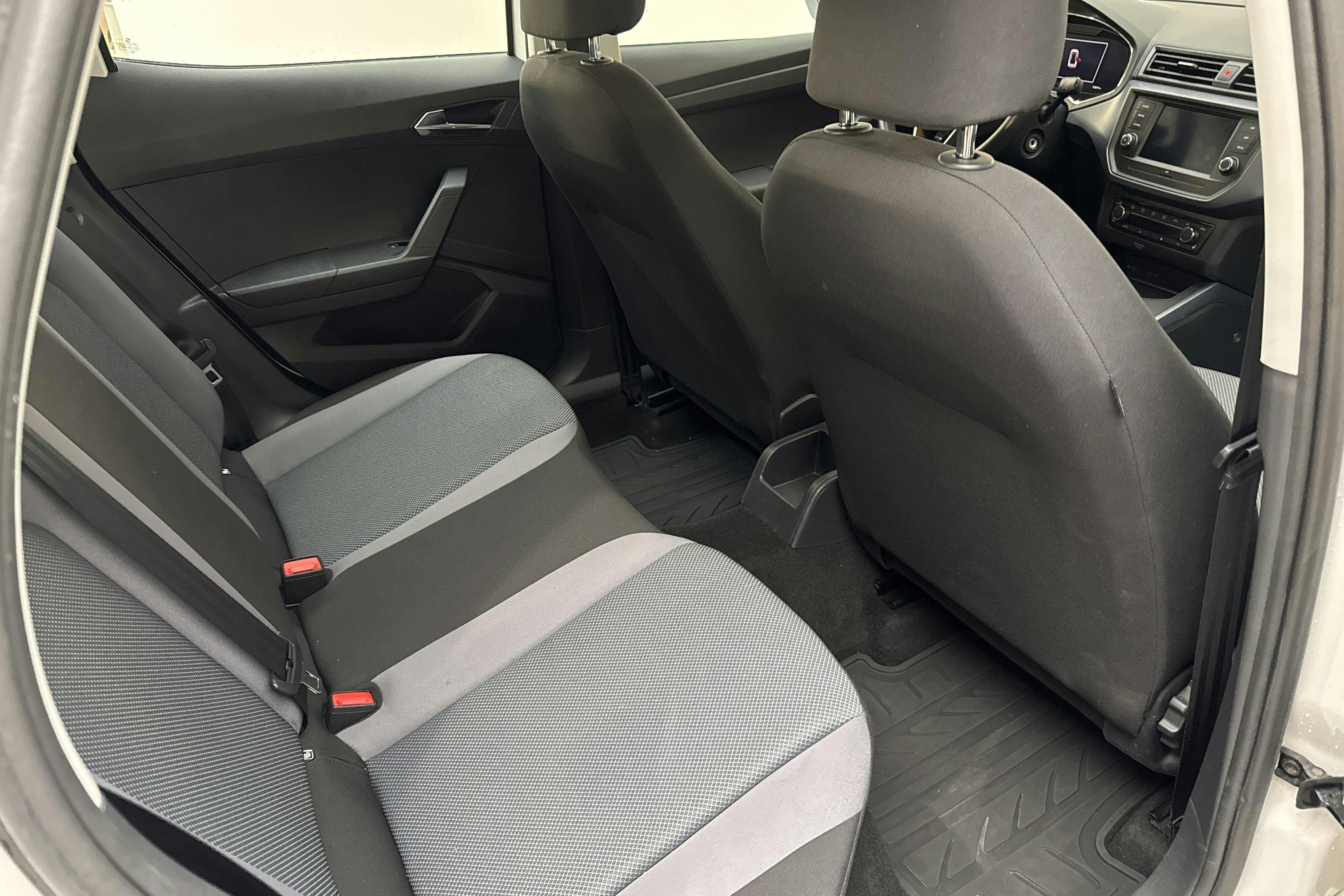 Vehicle Image 8