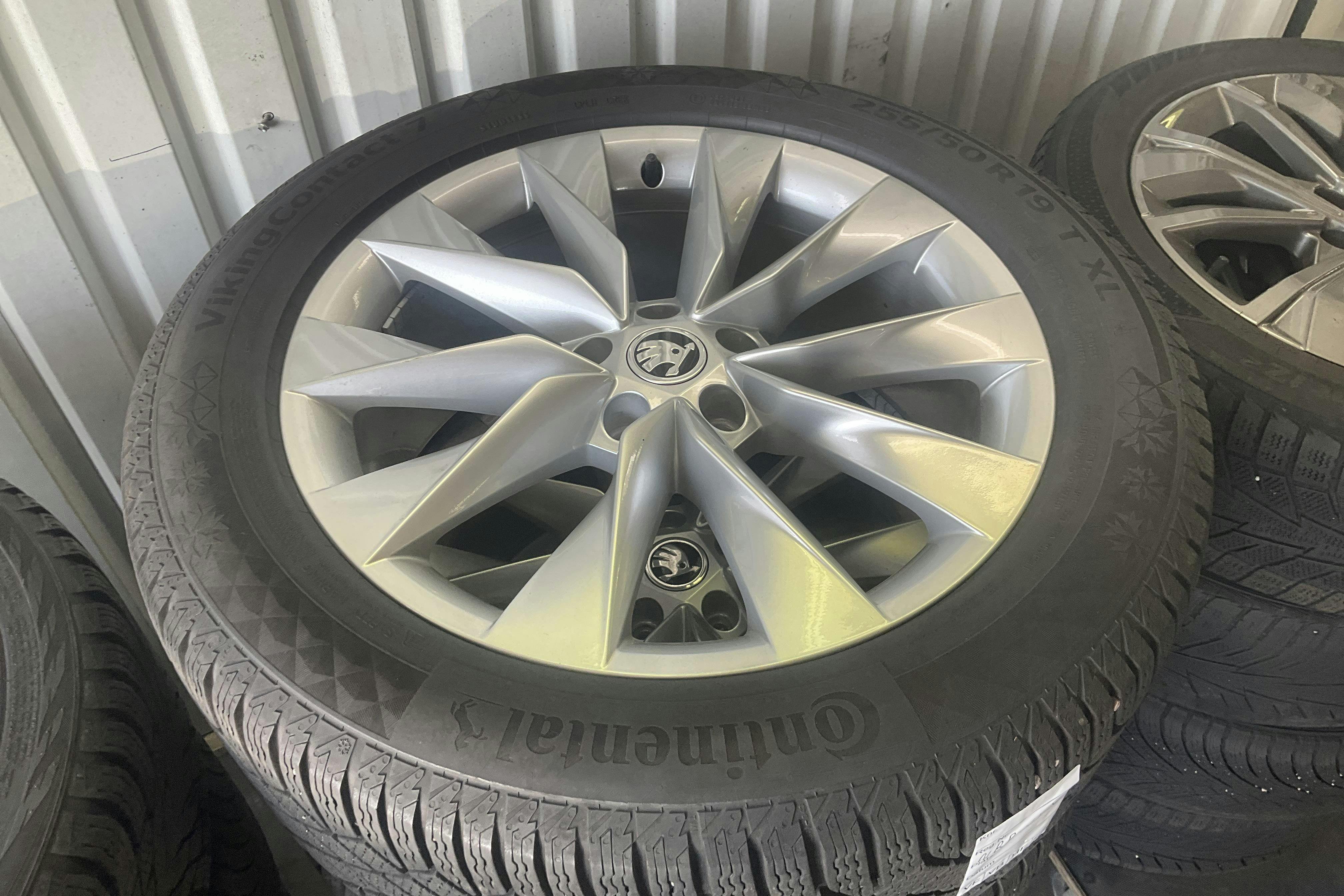 Vehicle Image 17
