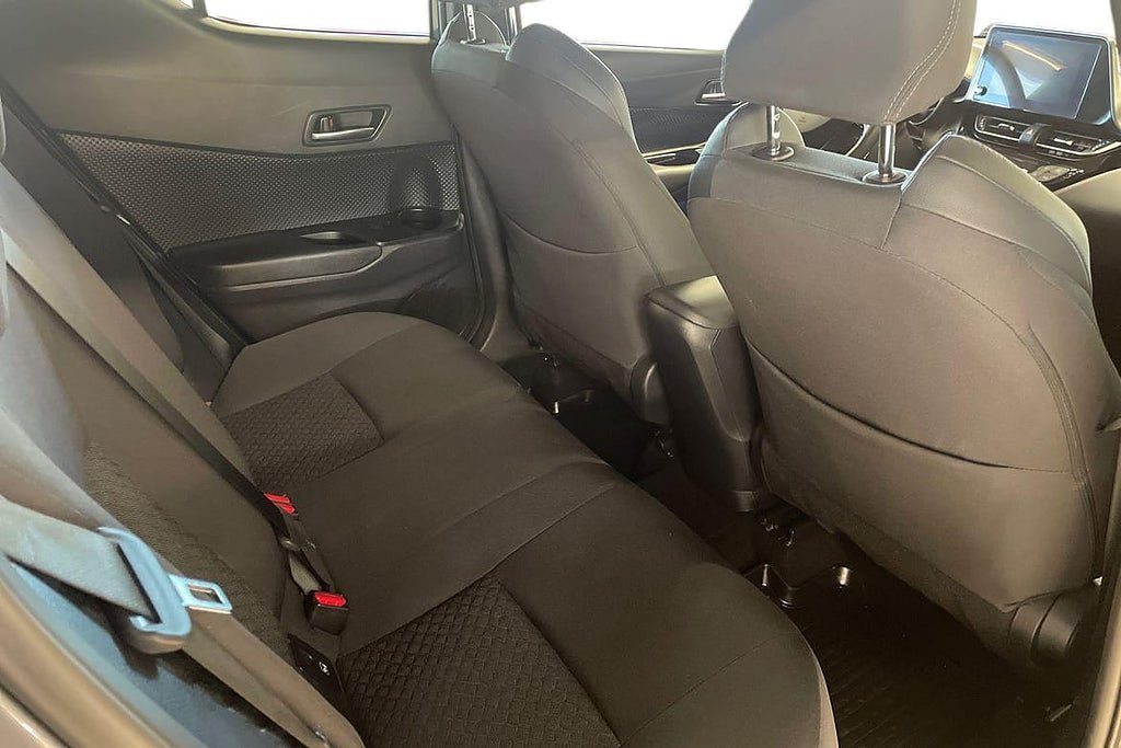 Vehicle Image 9
