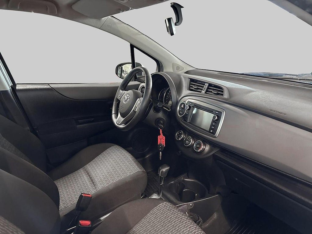 Vehicle Image 9